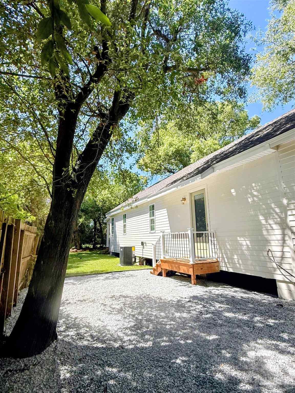 217 N Barcelona Pensacola FL 32502