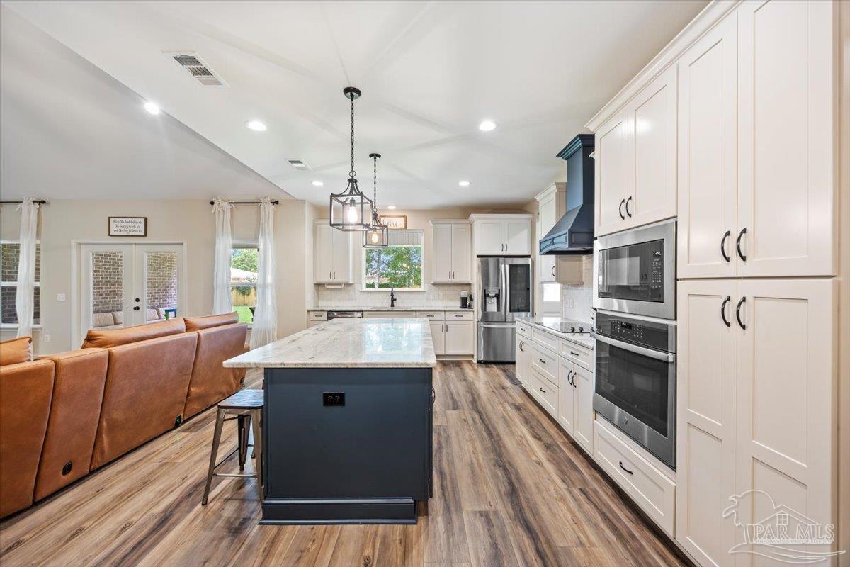 1963 Nature Lane Pensacola FL 32526