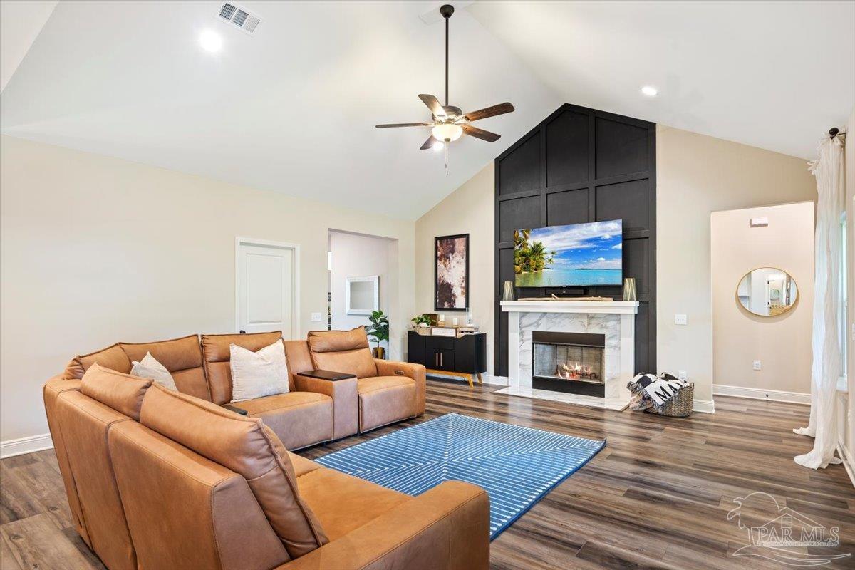 1963 Nature Lane Pensacola FL 32526