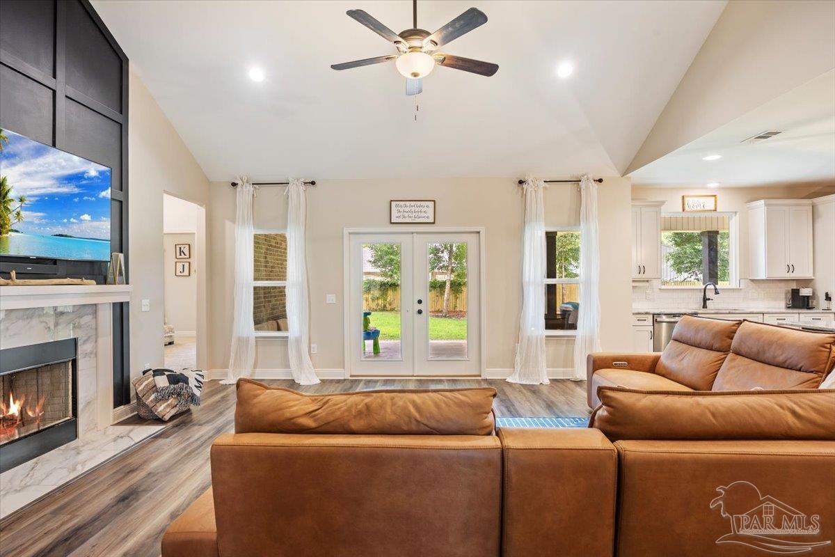 1963 Nature Lane Pensacola FL 32526