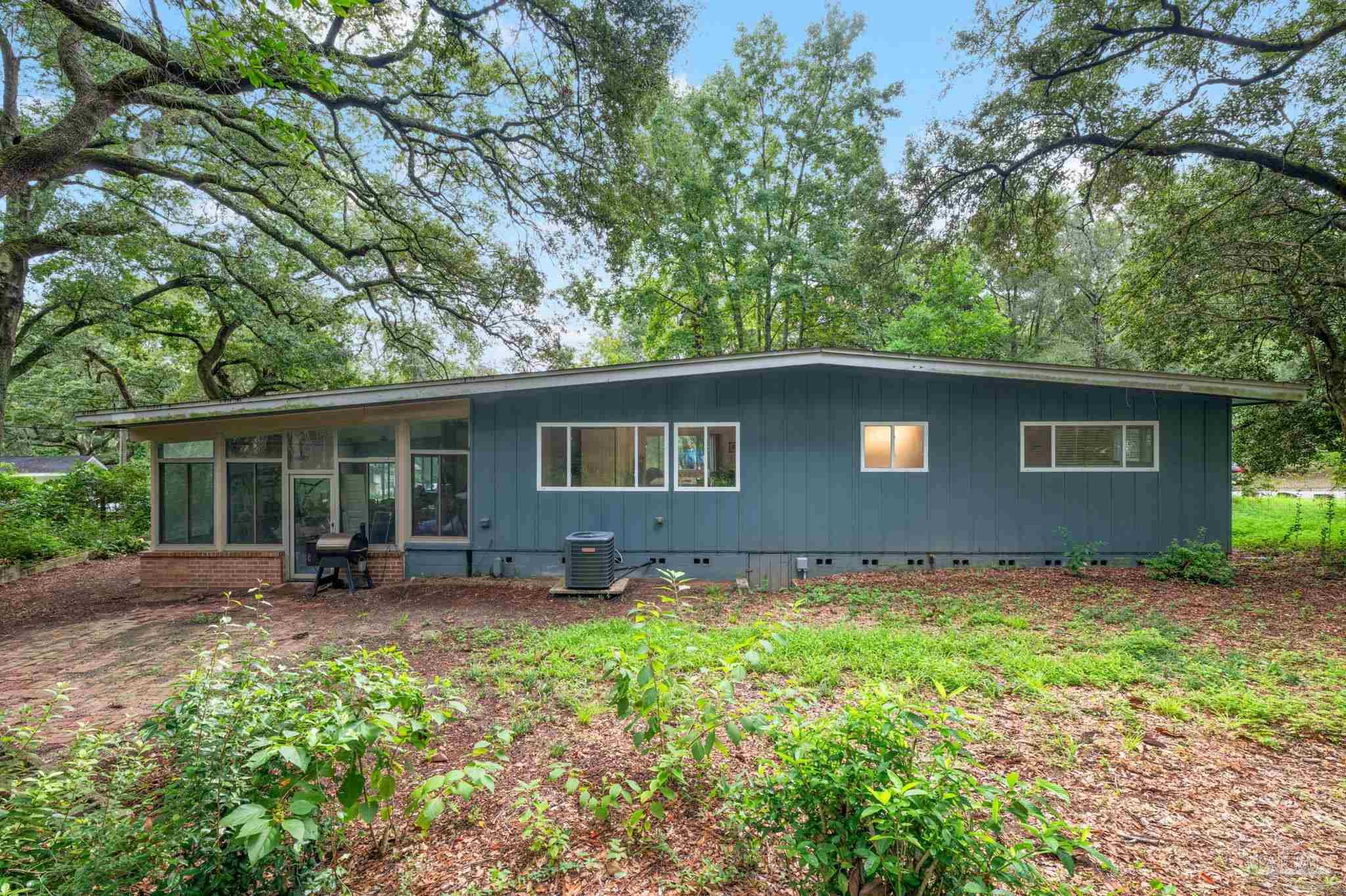 5011 Springhill Drive Pensacola FL 32503