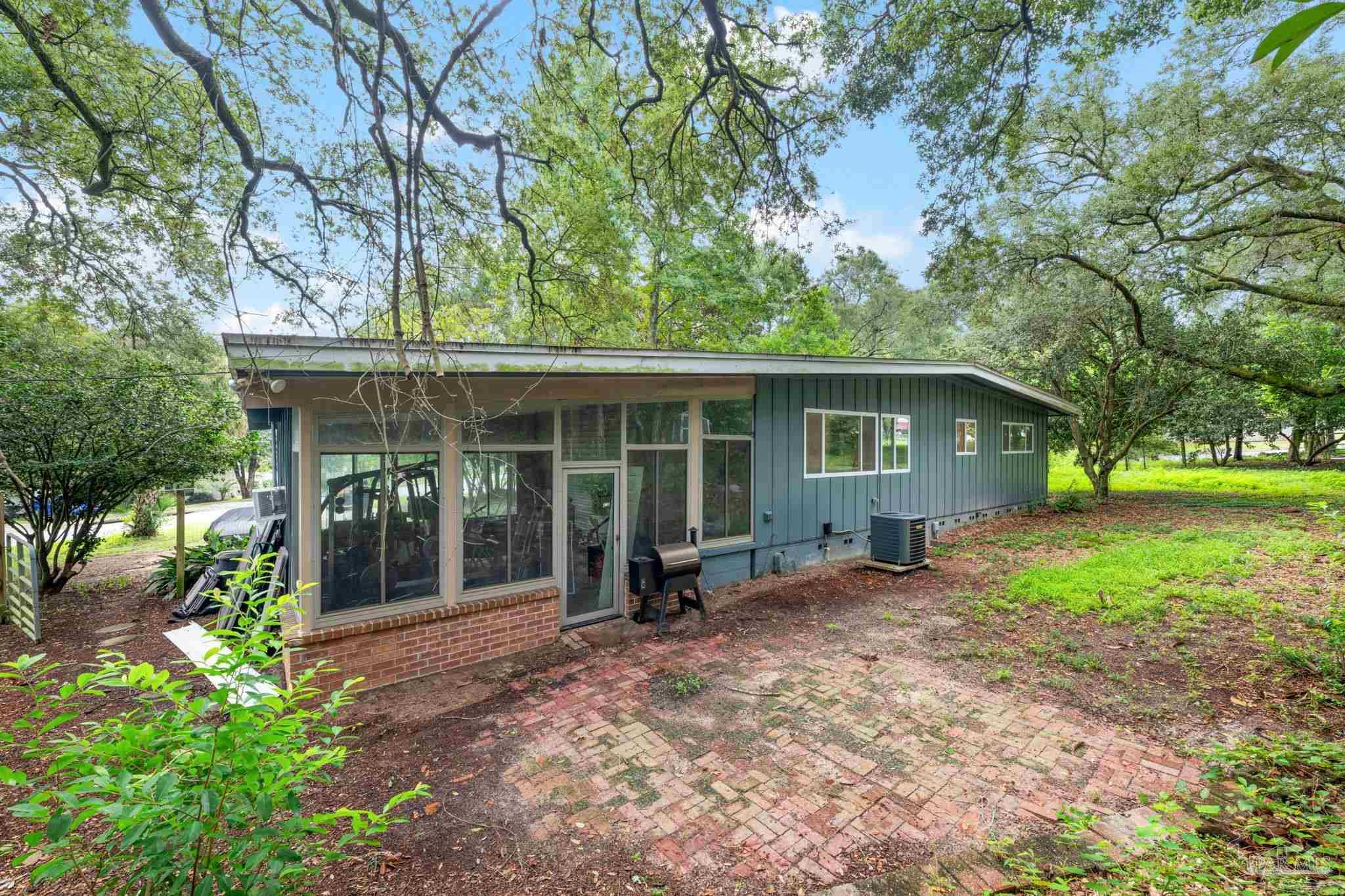 5011 Springhill Drive Pensacola FL 32503