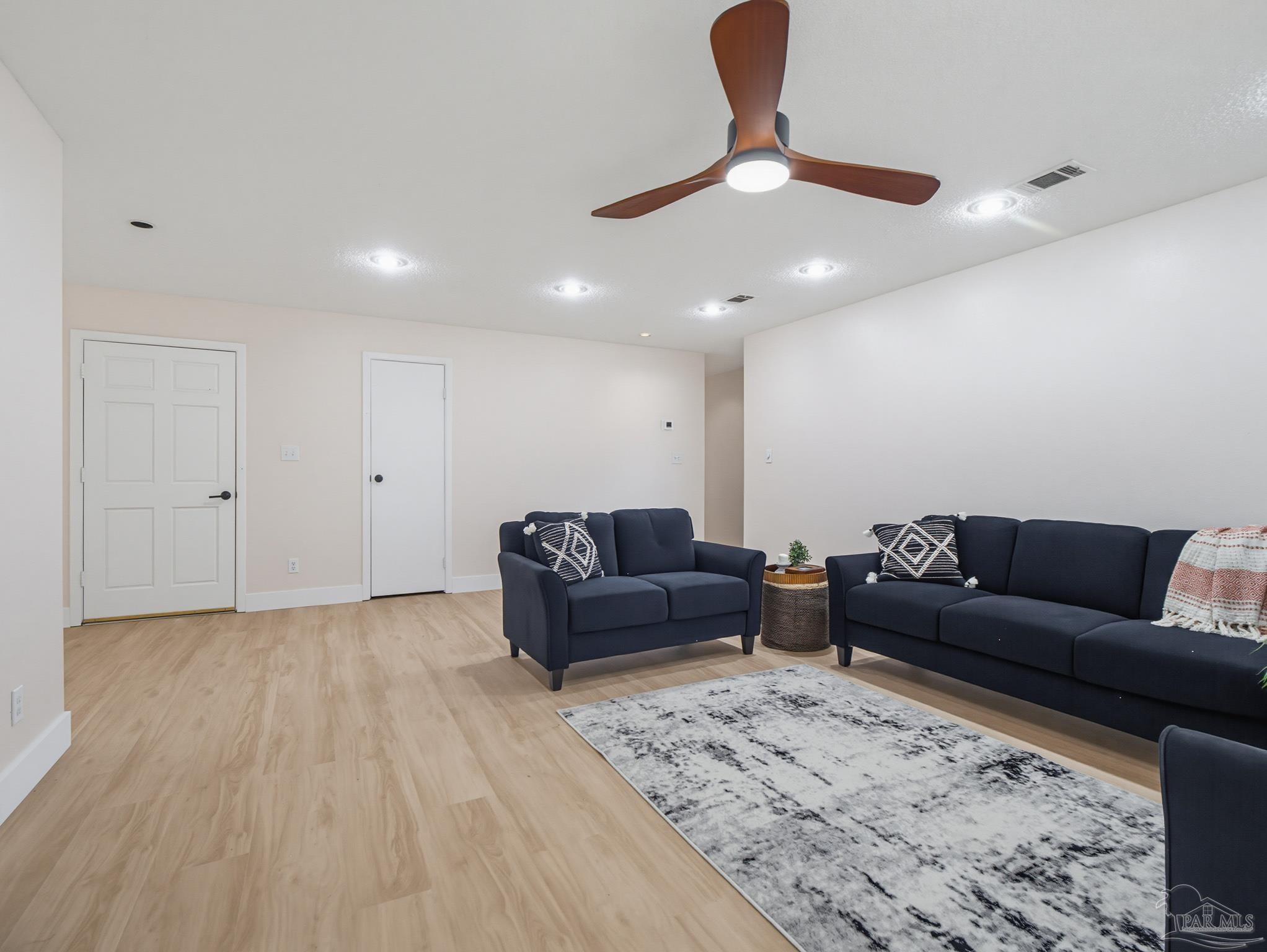 6073 Clay Circle Gulf Breeze FL 32563