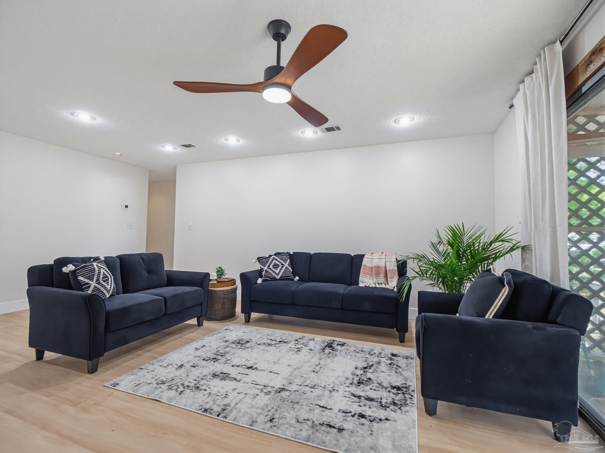 6073 Clay Circle Gulf Breeze FL 32563