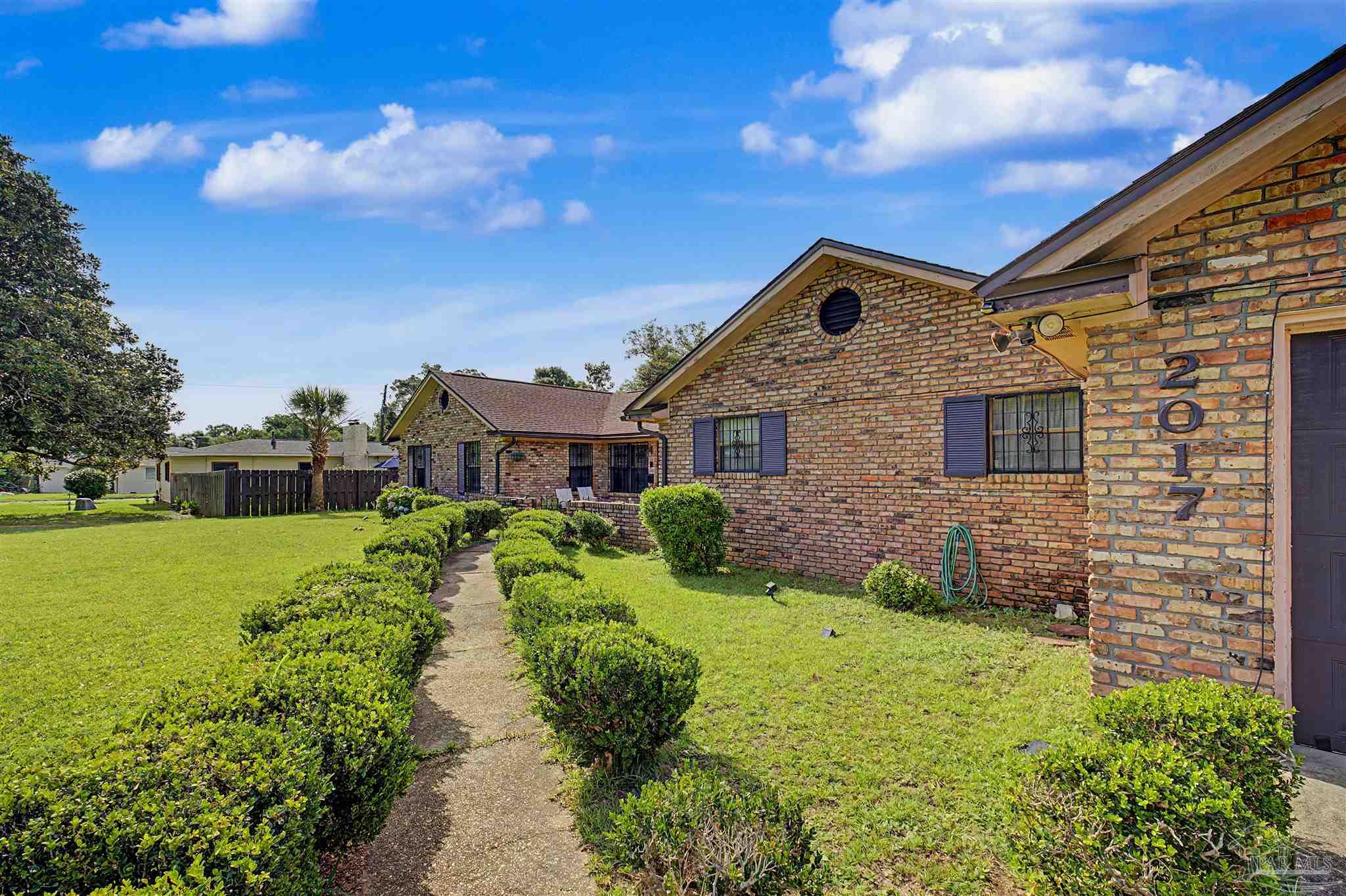 2017 E Cross Street Pensacola FL 32503