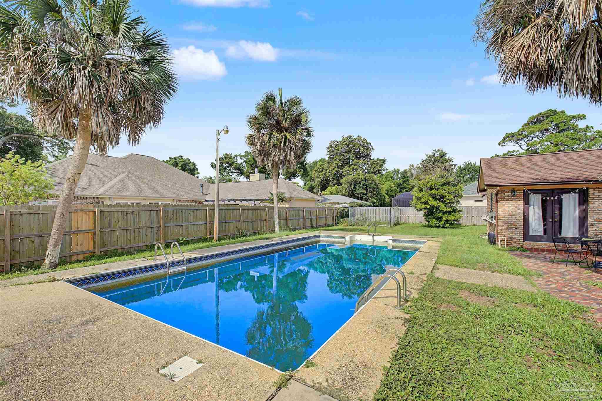 2017 E Cross Street Pensacola FL 32503