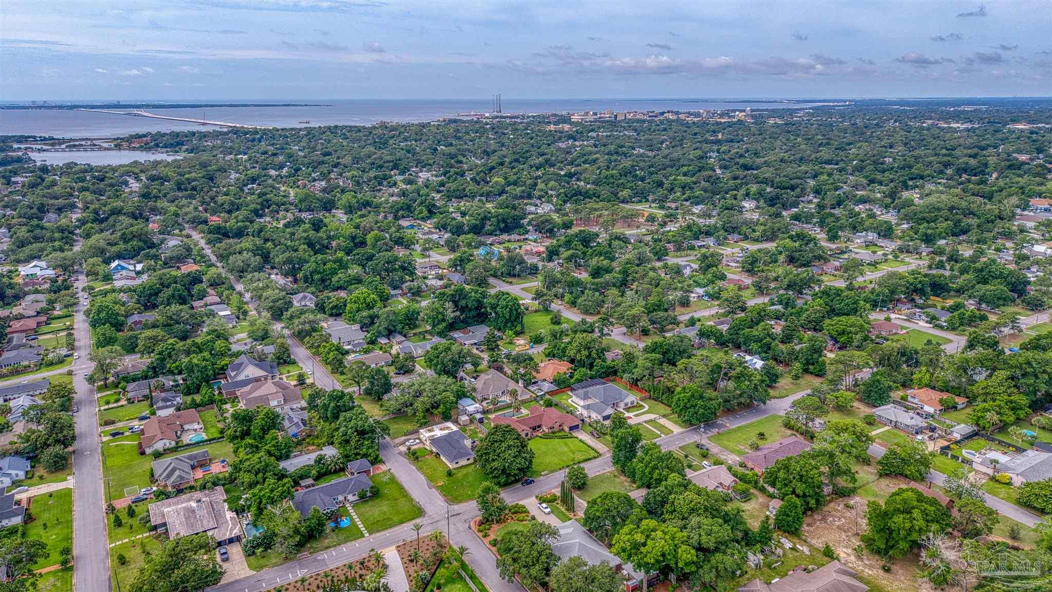 2017 E Cross Street Pensacola FL 32503