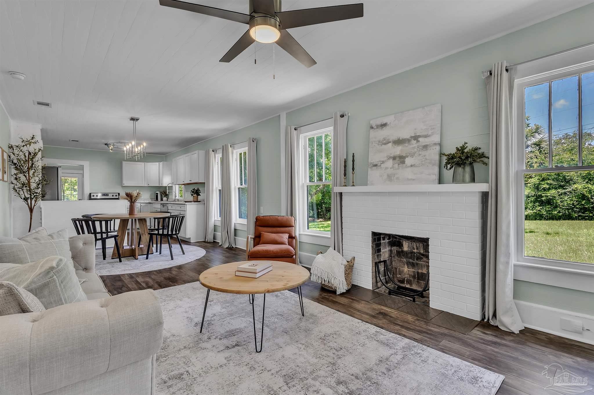 2025 W Wright Street Pensacola FL 32502