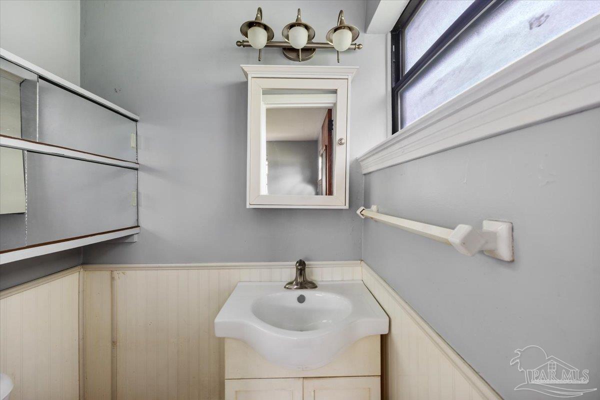 53 Adkinson Drive Pensacola FL 32506