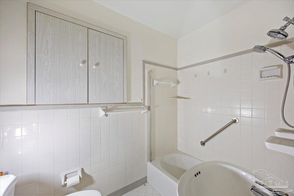 53 Adkinson Drive Pensacola FL 32506