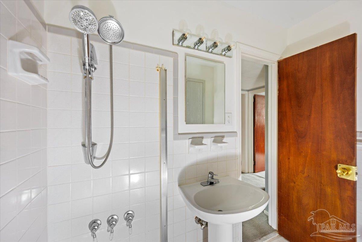 53 Adkinson Drive Pensacola FL 32506