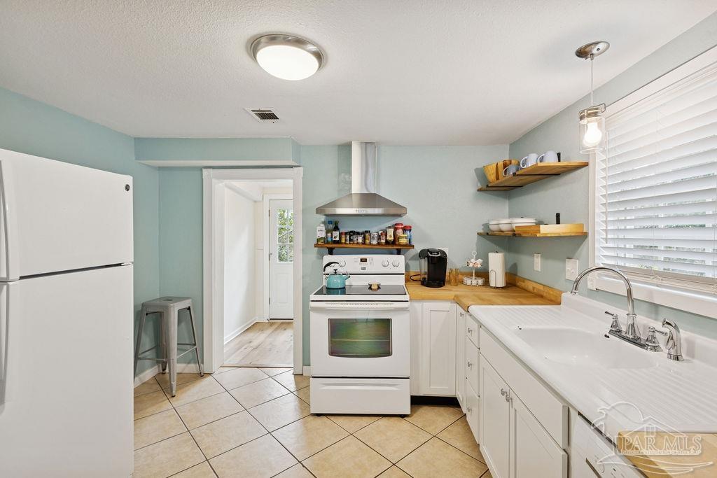 208 S Devillers Street Pensacola FL 32502