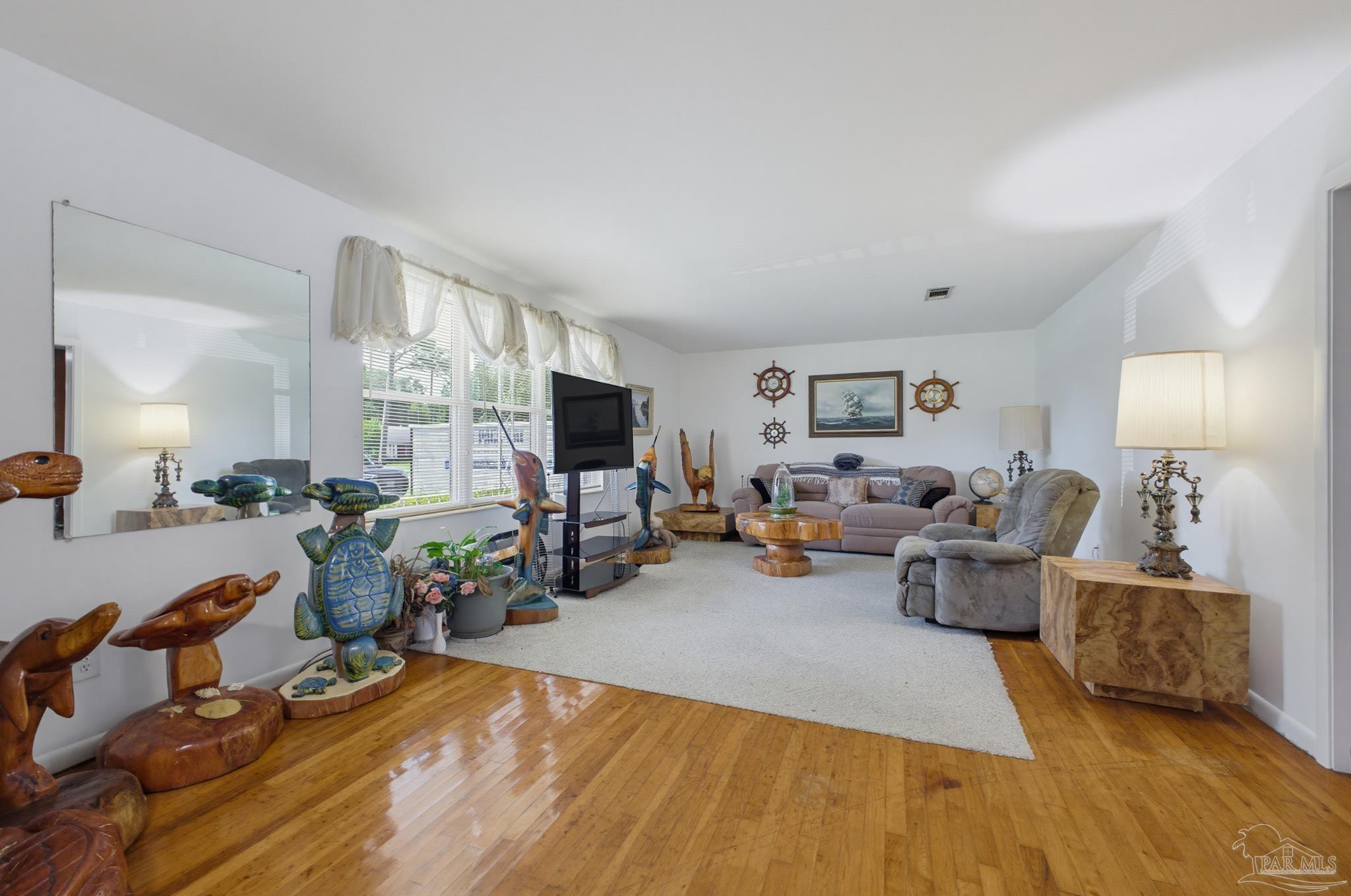 7412 Tippin Avenue Pensacola FL 32504