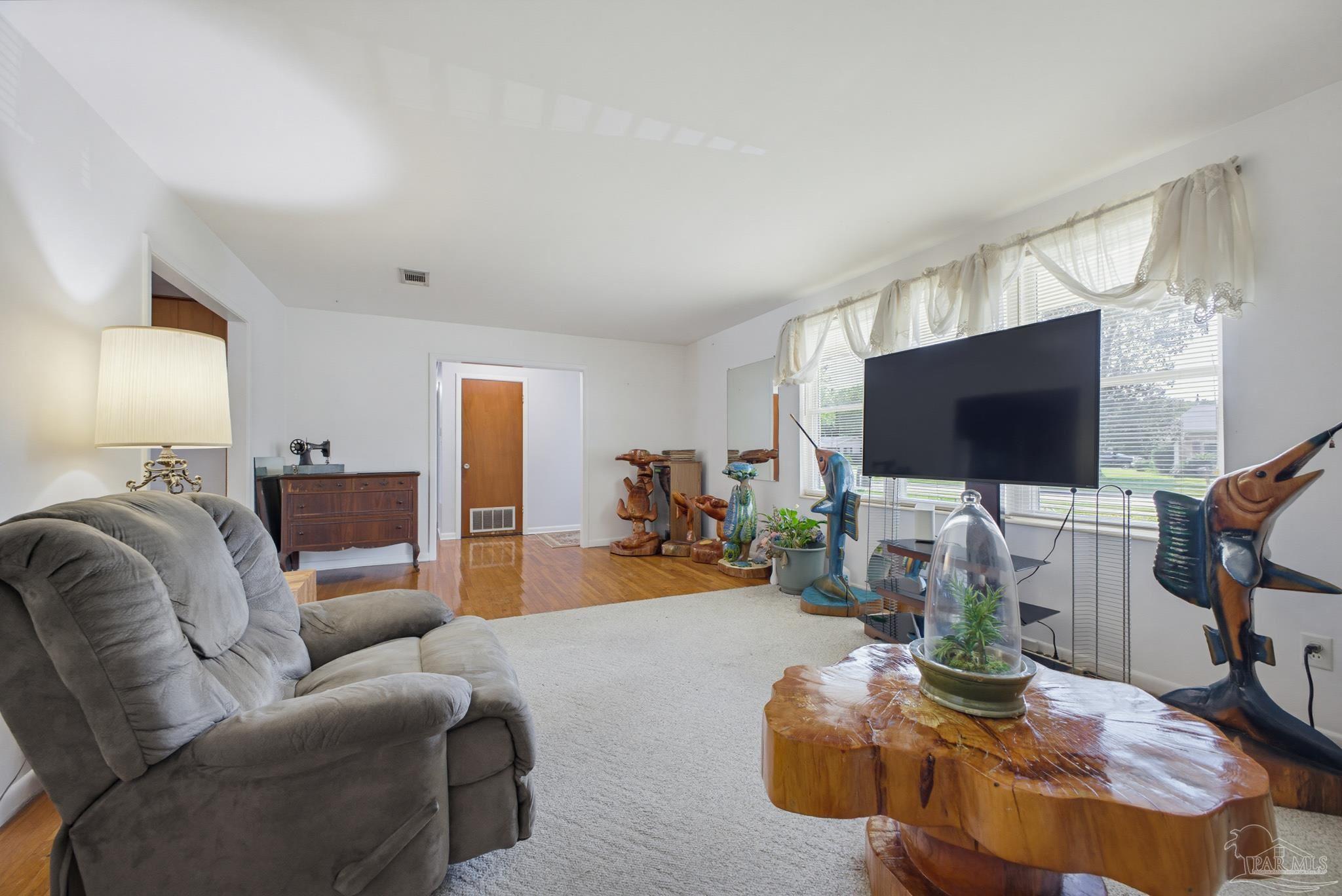 7412 Tippin Avenue Pensacola FL 32504