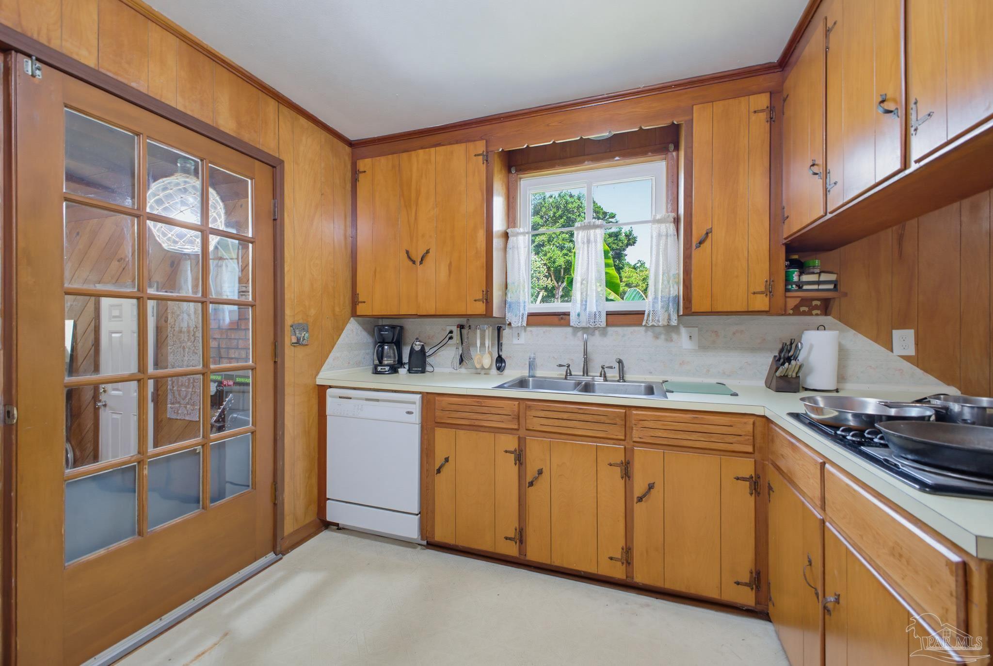 7412 Tippin Avenue Pensacola FL 32504