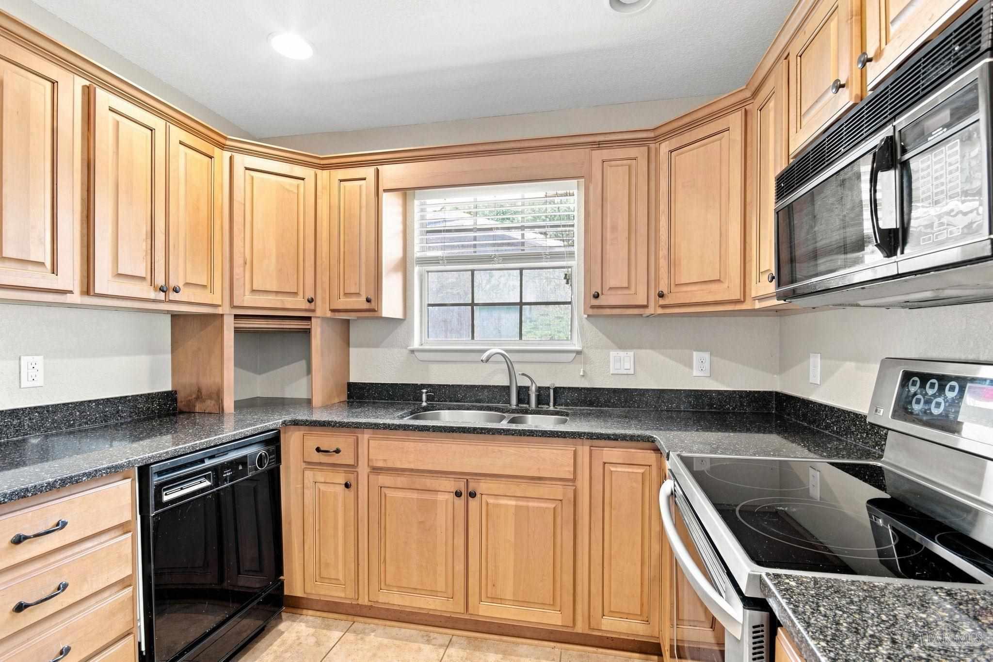 8221 Squire Road Pensacola FL 32514