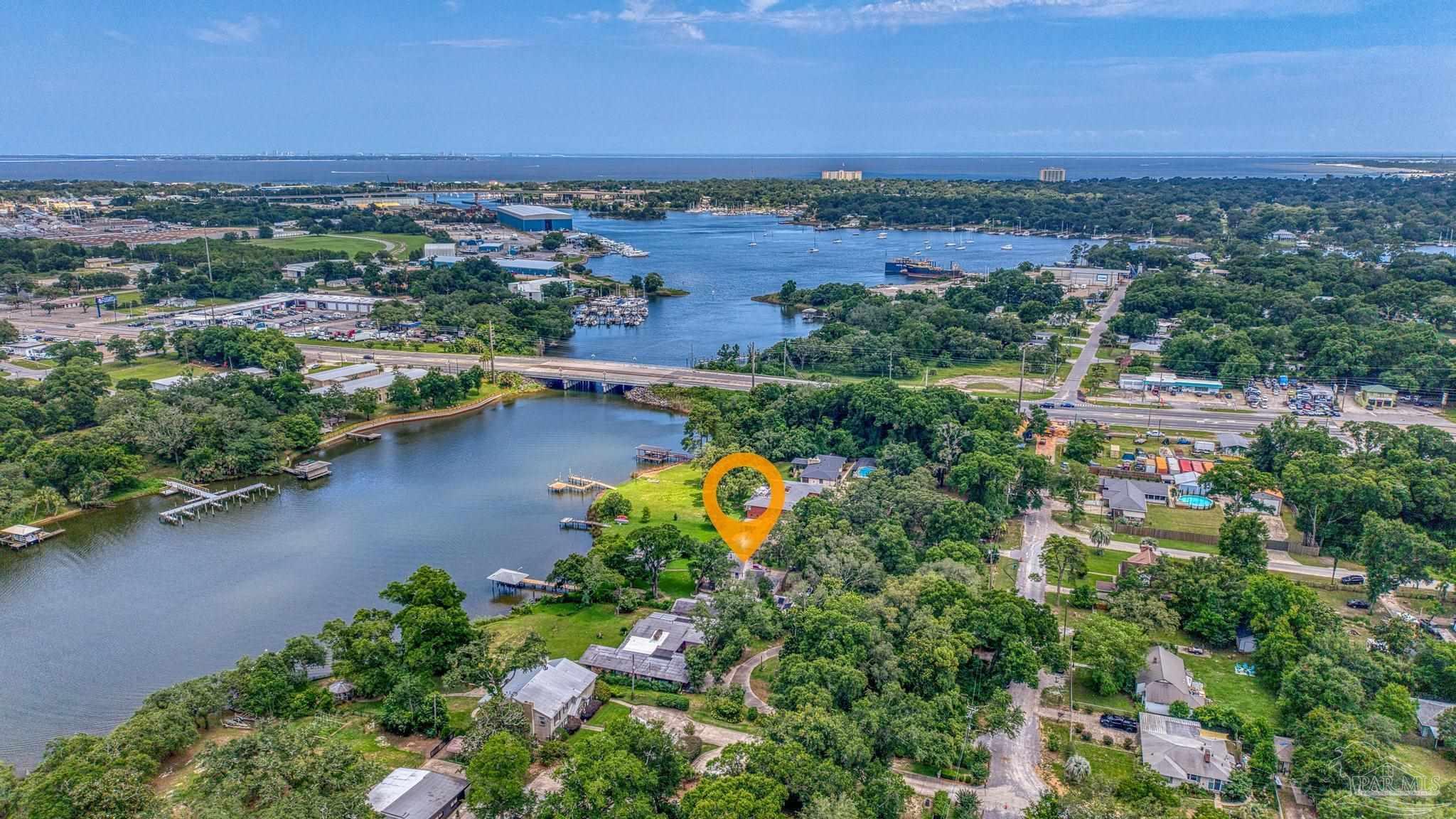208 Pinewood Lane Pensacola FL 32507