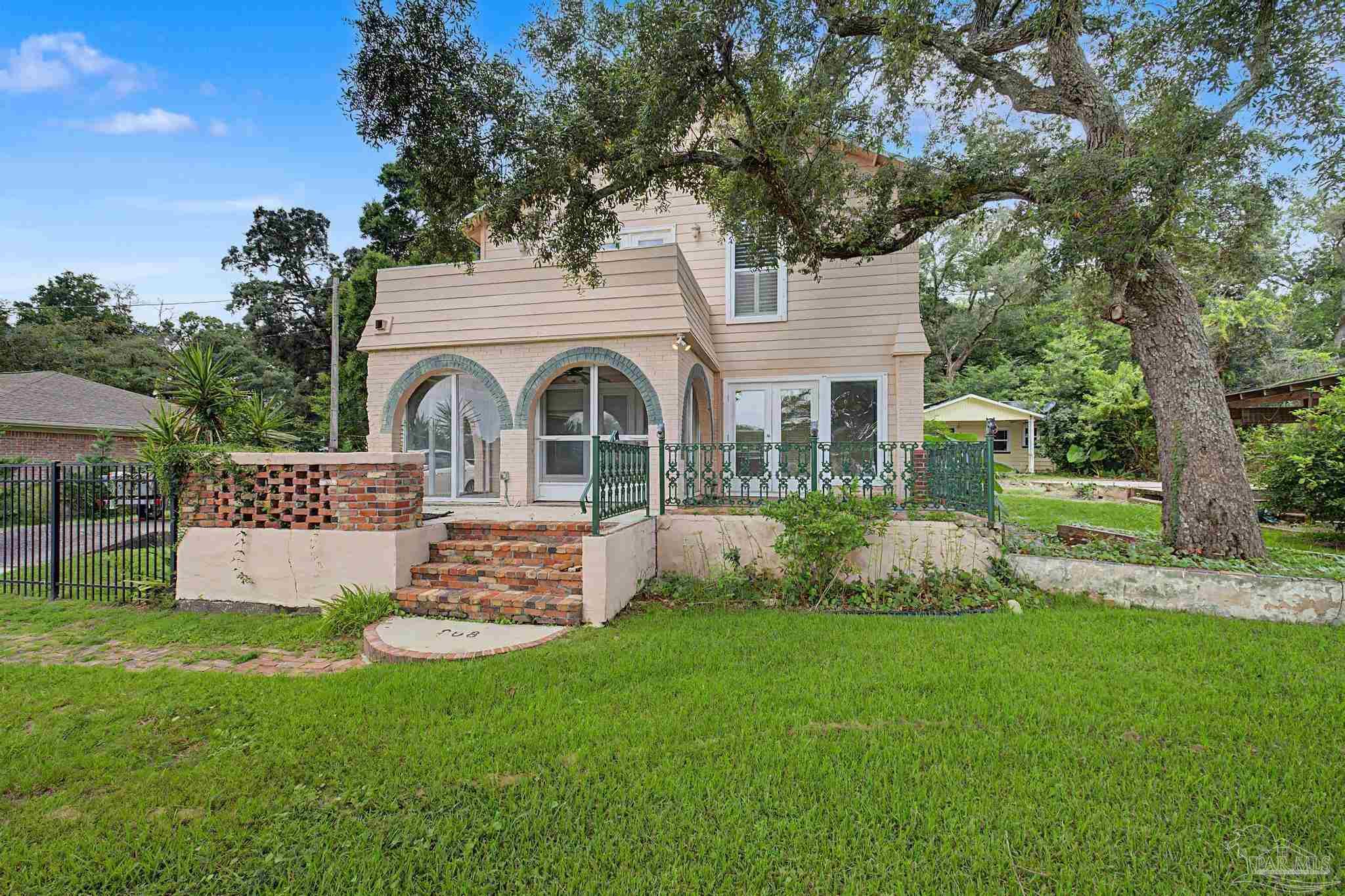 208 Pinewood Lane Pensacola FL 32507