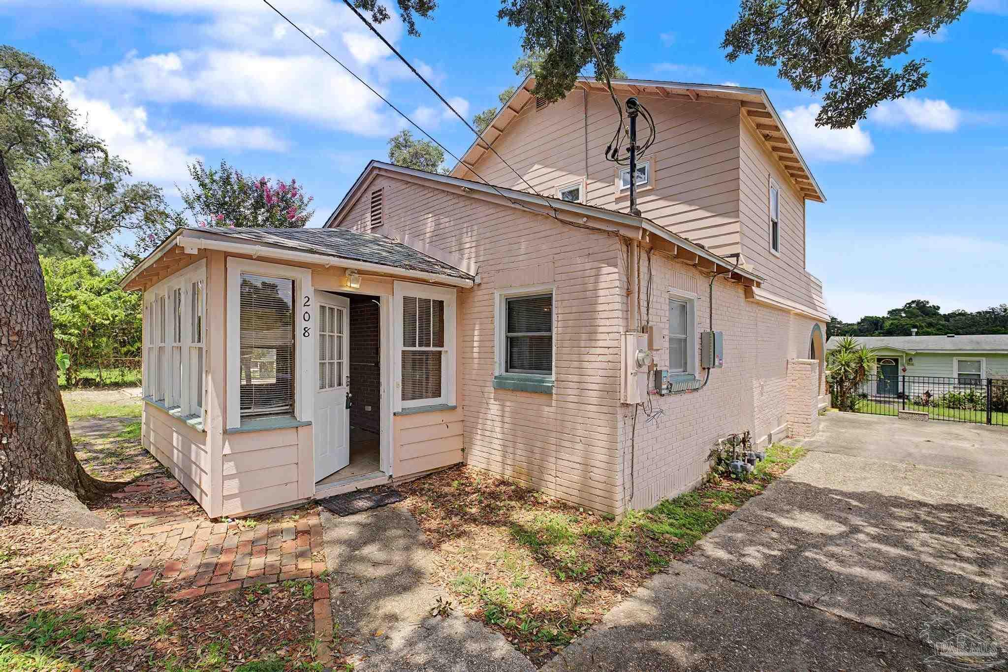 208 Pinewood Lane Pensacola FL 32507