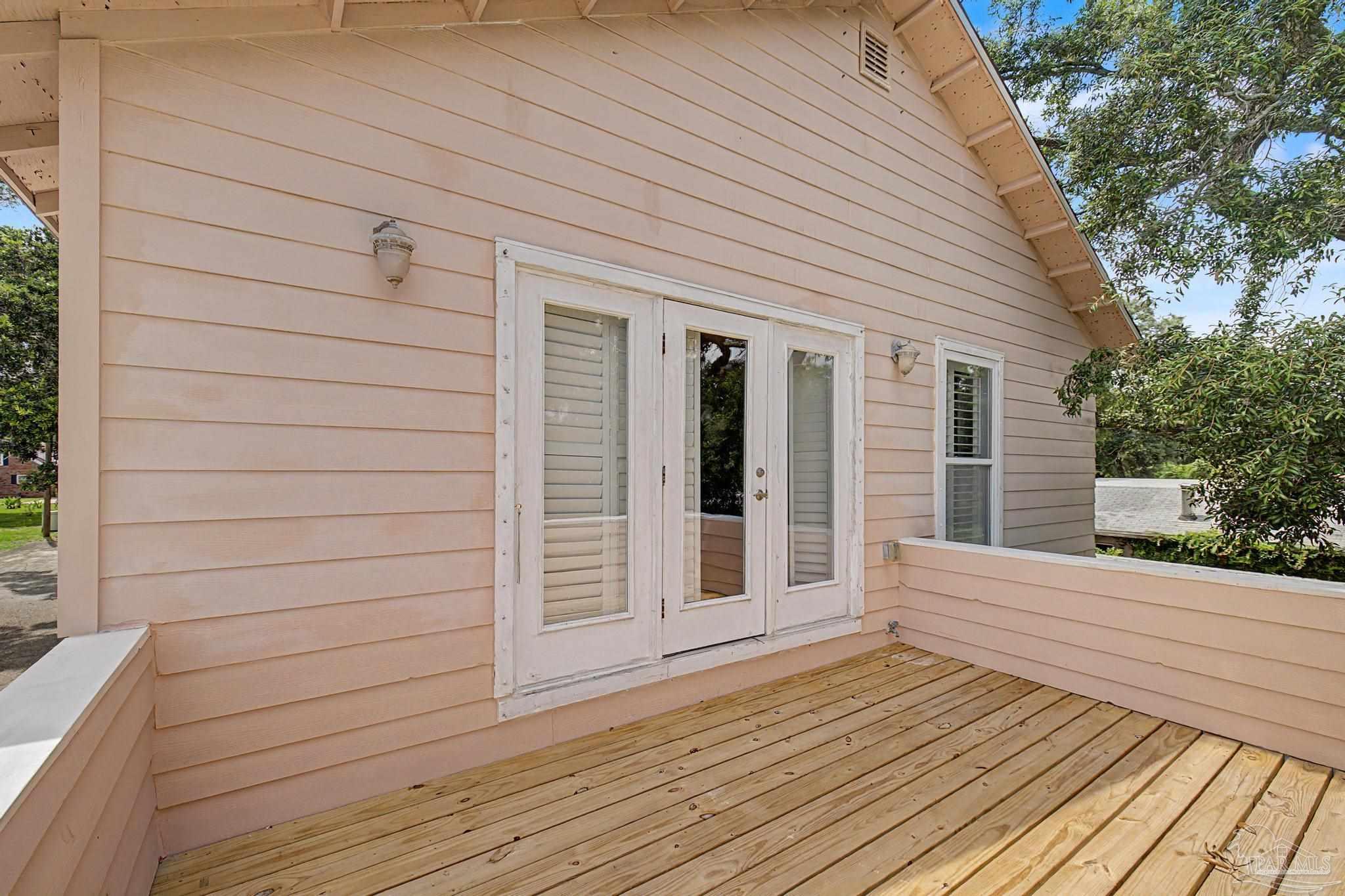 208 Pinewood Lane Pensacola FL 32507