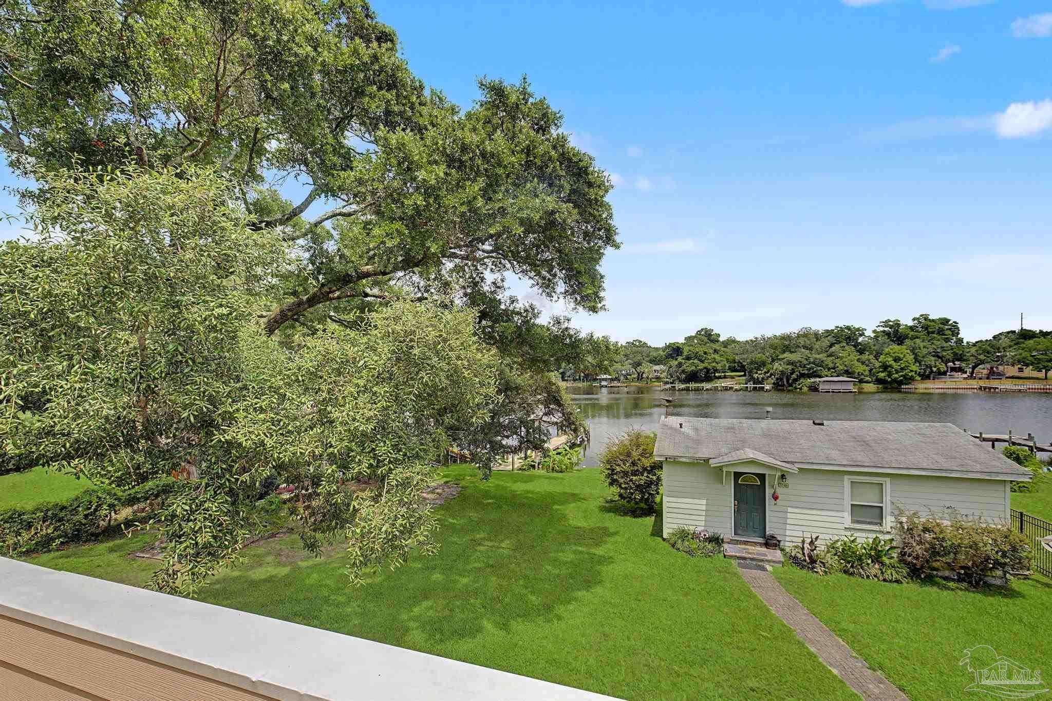 208 Pinewood Lane Pensacola FL 32507