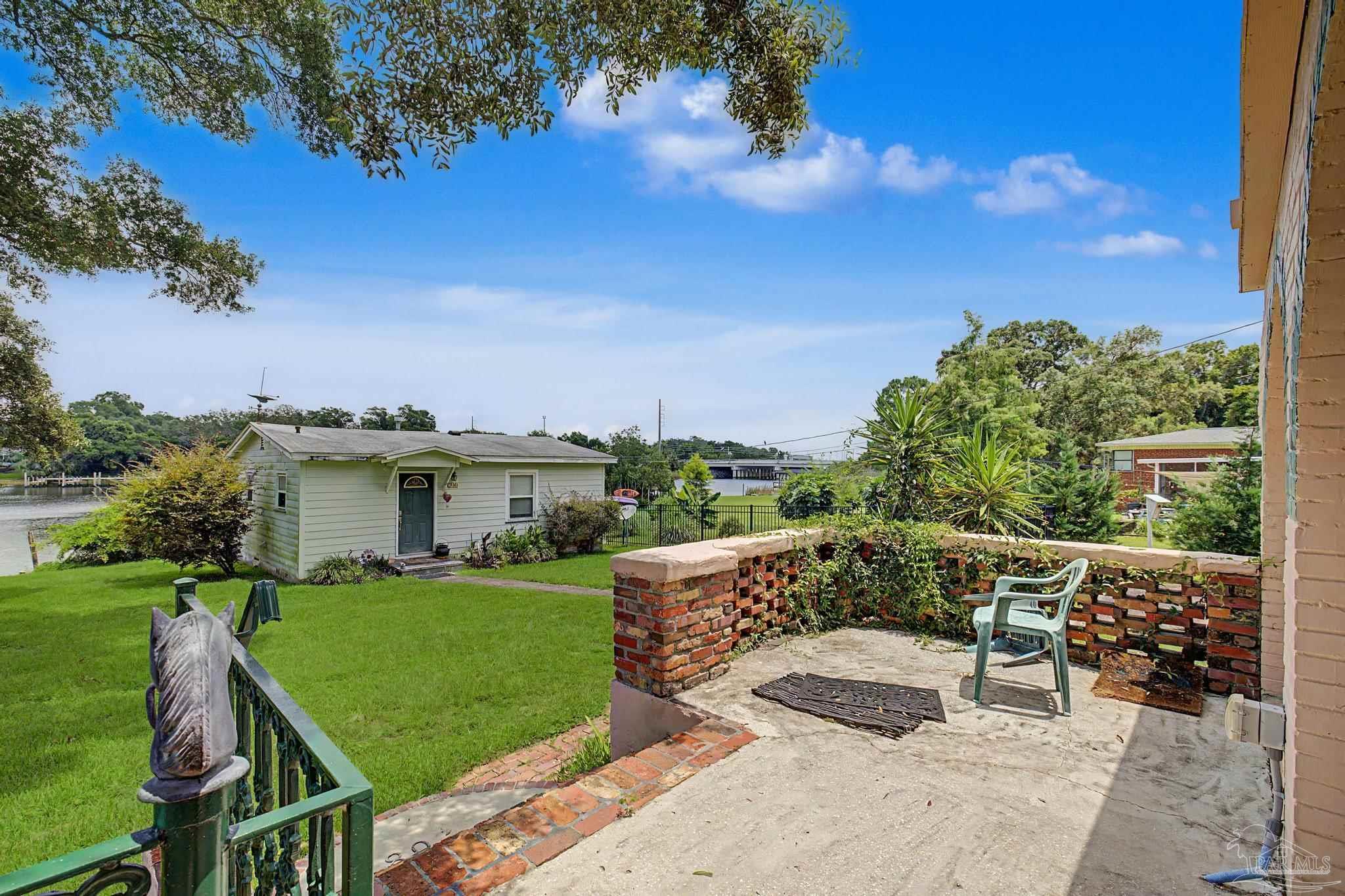 208 Pinewood Lane Pensacola FL 32507