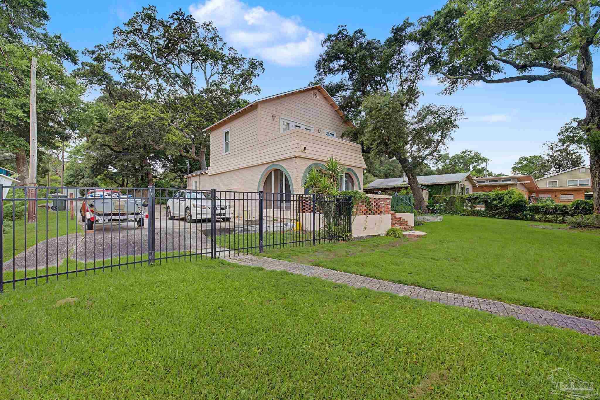 208 Pinewood Lane Pensacola FL 32507