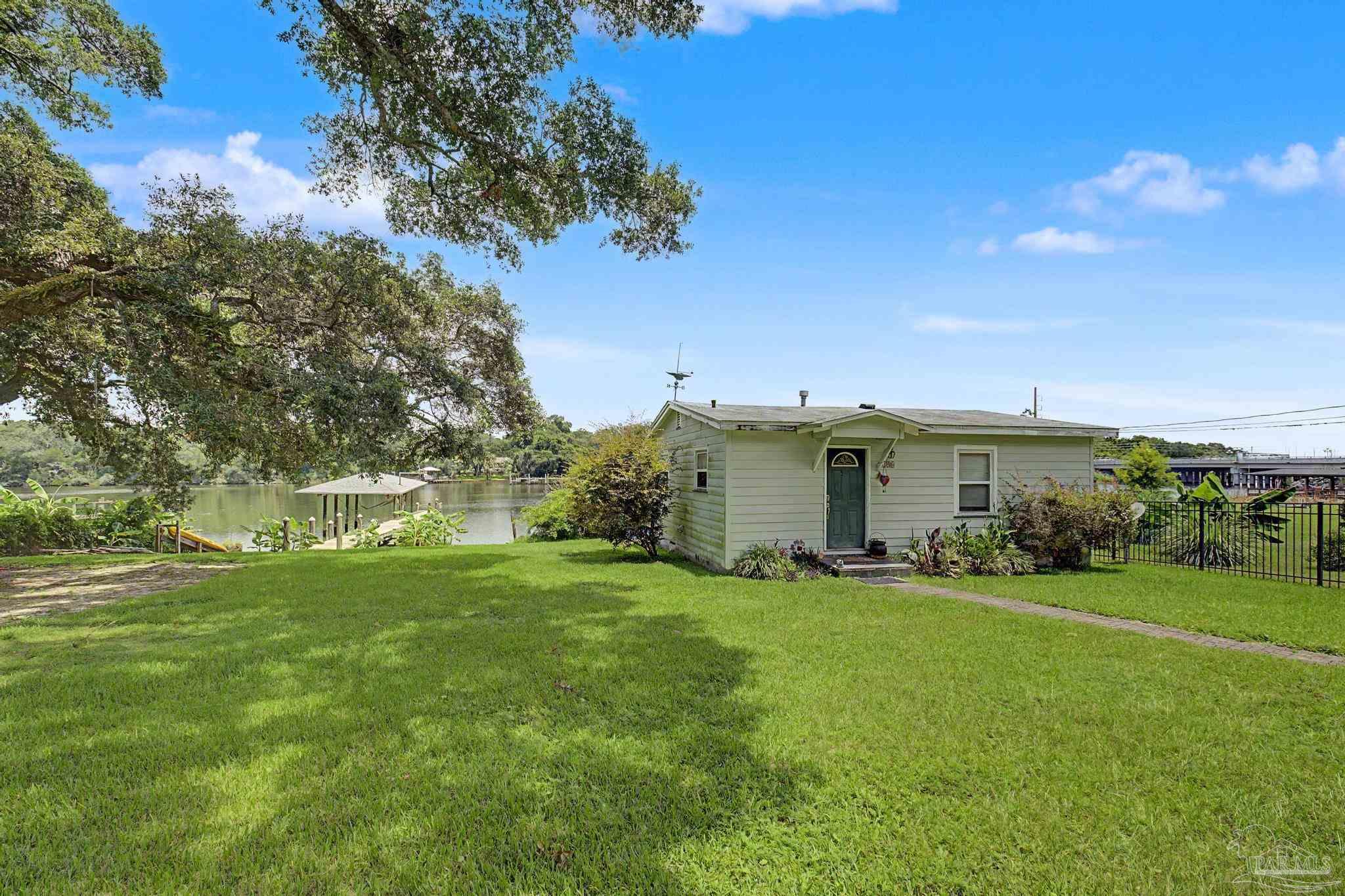 208 Pinewood Lane Pensacola FL 32507