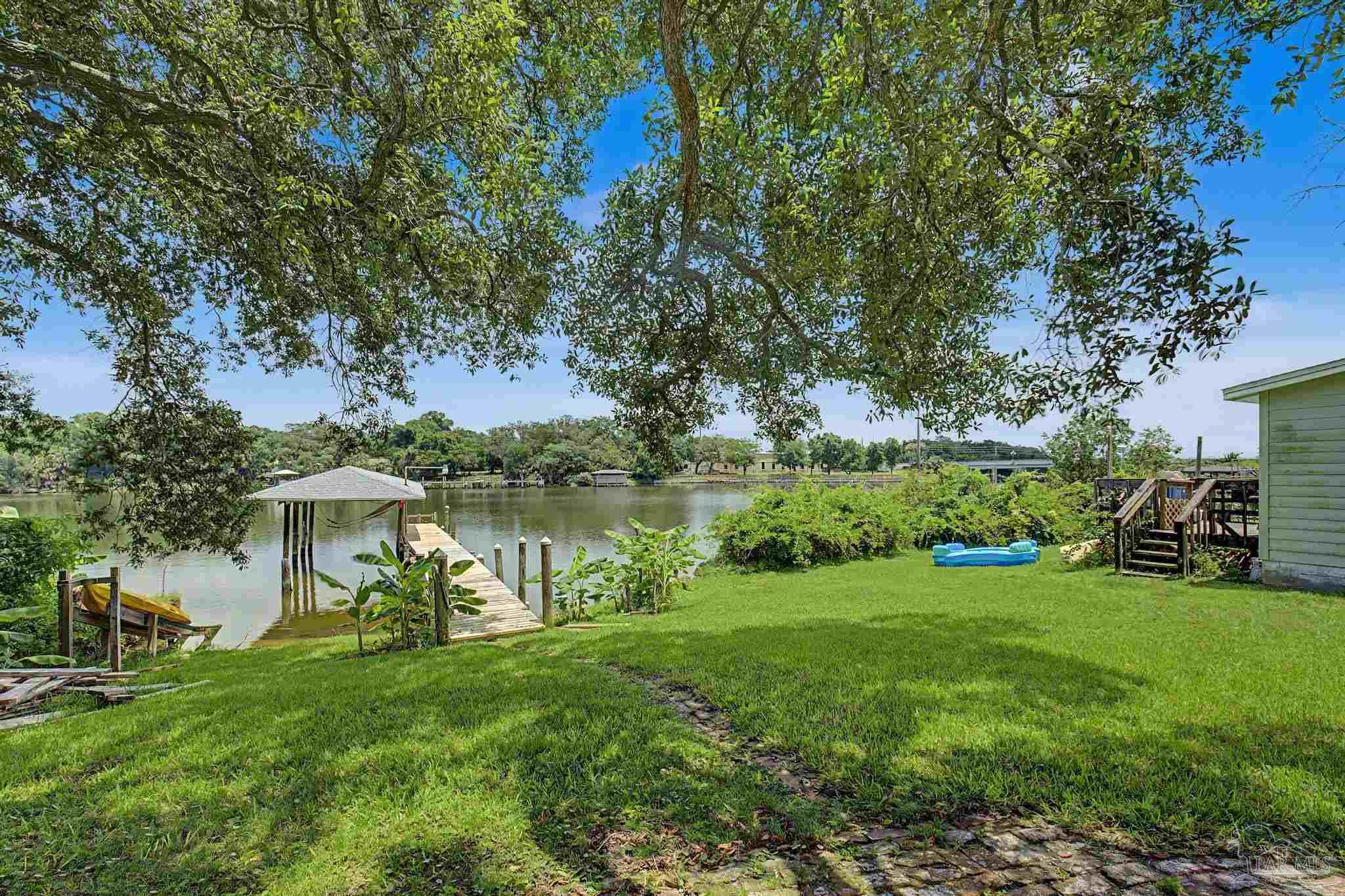 208 Pinewood Lane Pensacola FL 32507