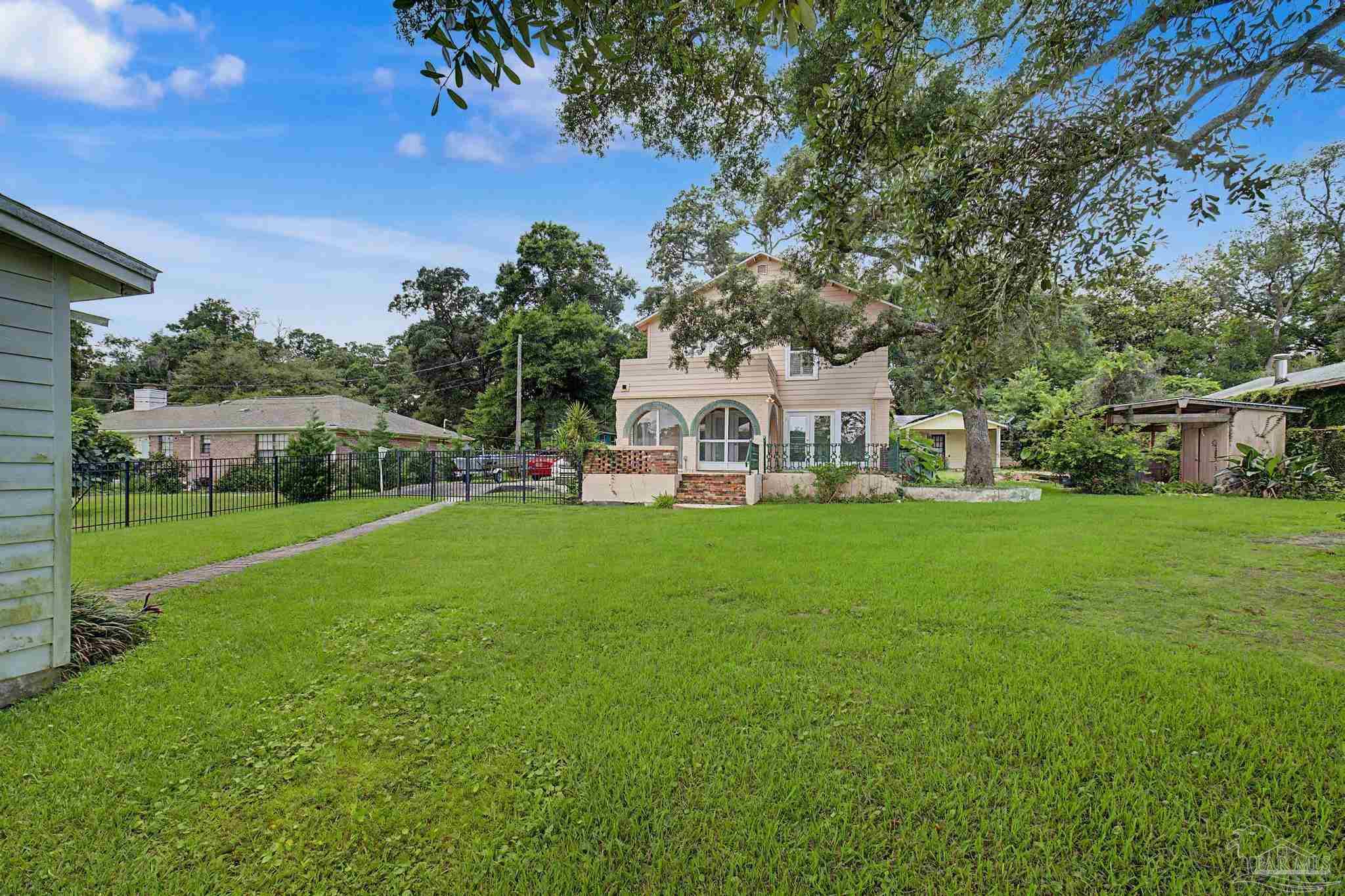 208 Pinewood Lane Pensacola FL 32507