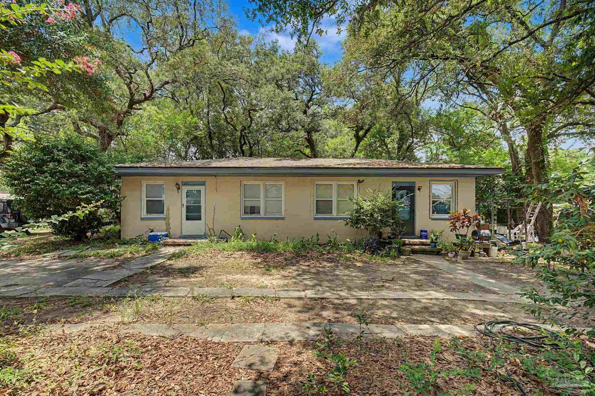 208 Pinewood Lane Pensacola FL 32507