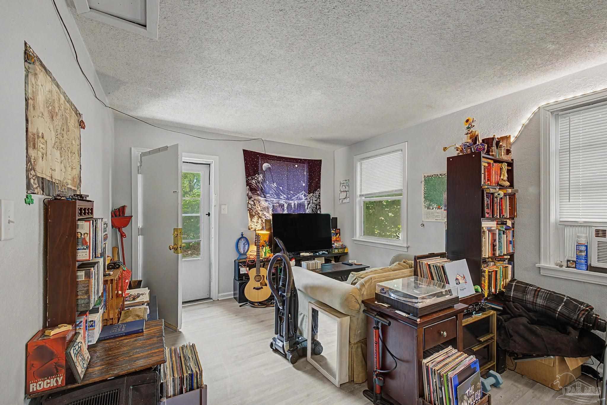 208 Pinewood Lane Pensacola FL 32507