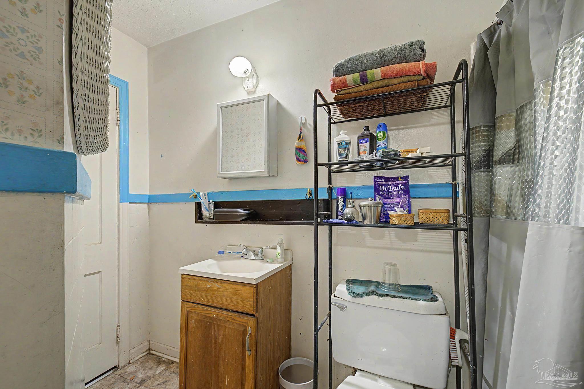 208 Pinewood Lane Pensacola FL 32507