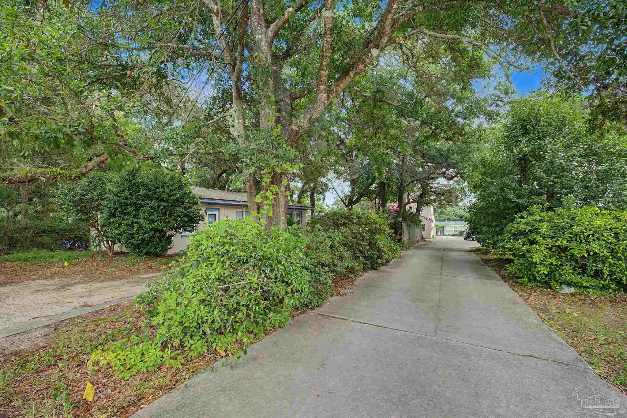 208 Pinewood Lane Pensacola FL 32507