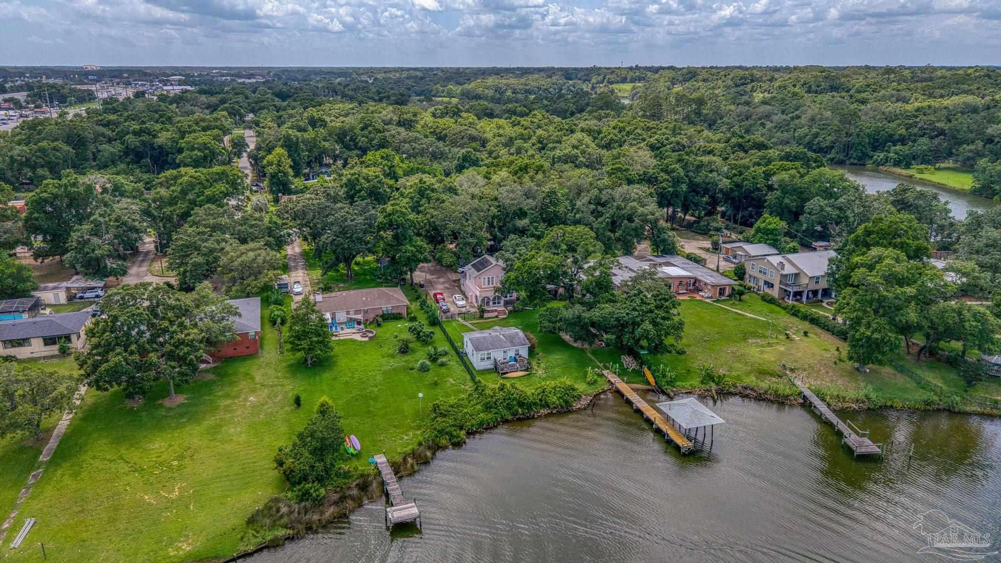 208 Pinewood Lane Pensacola FL 32507