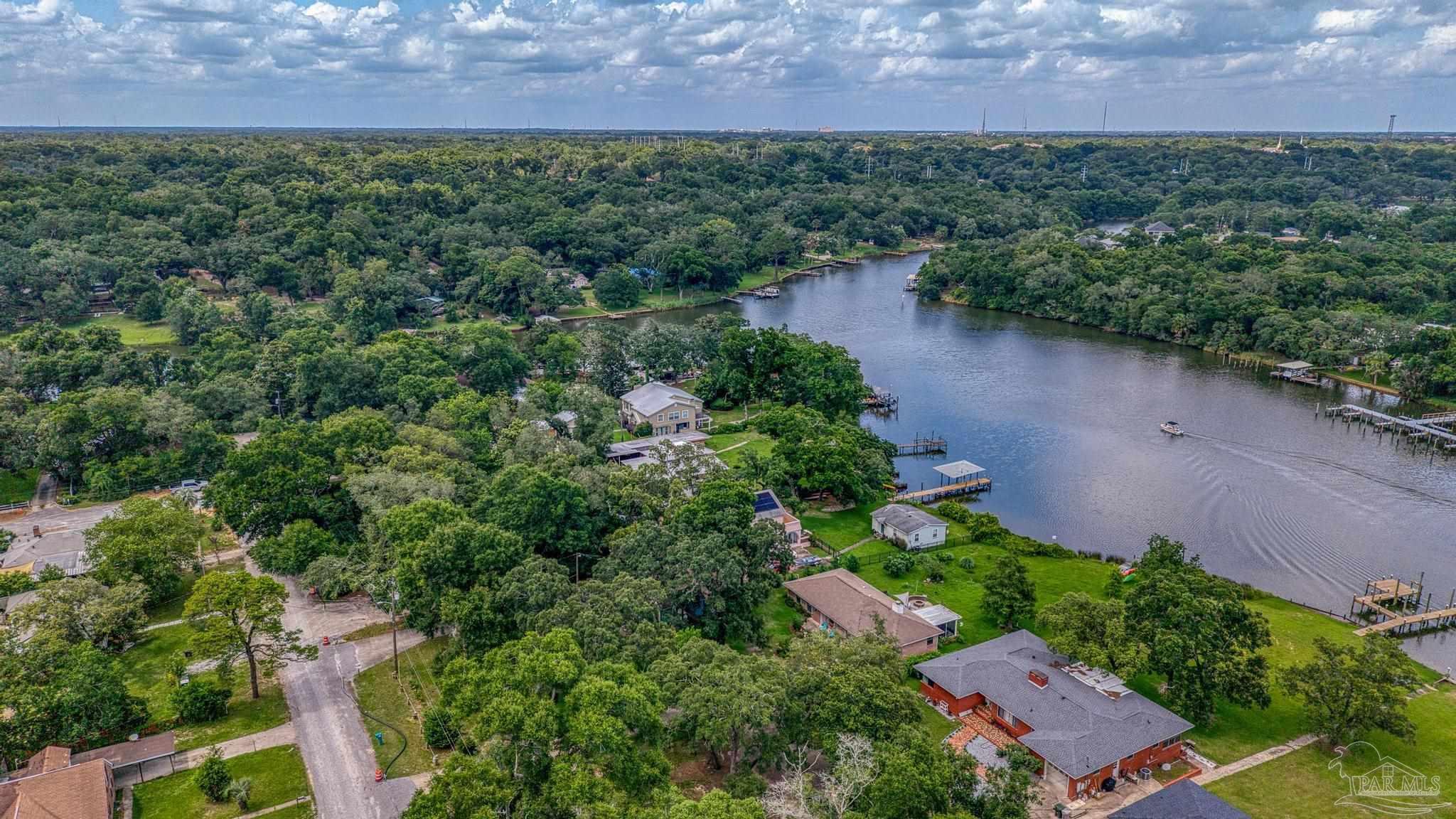 208 Pinewood Lane Pensacola FL 32507