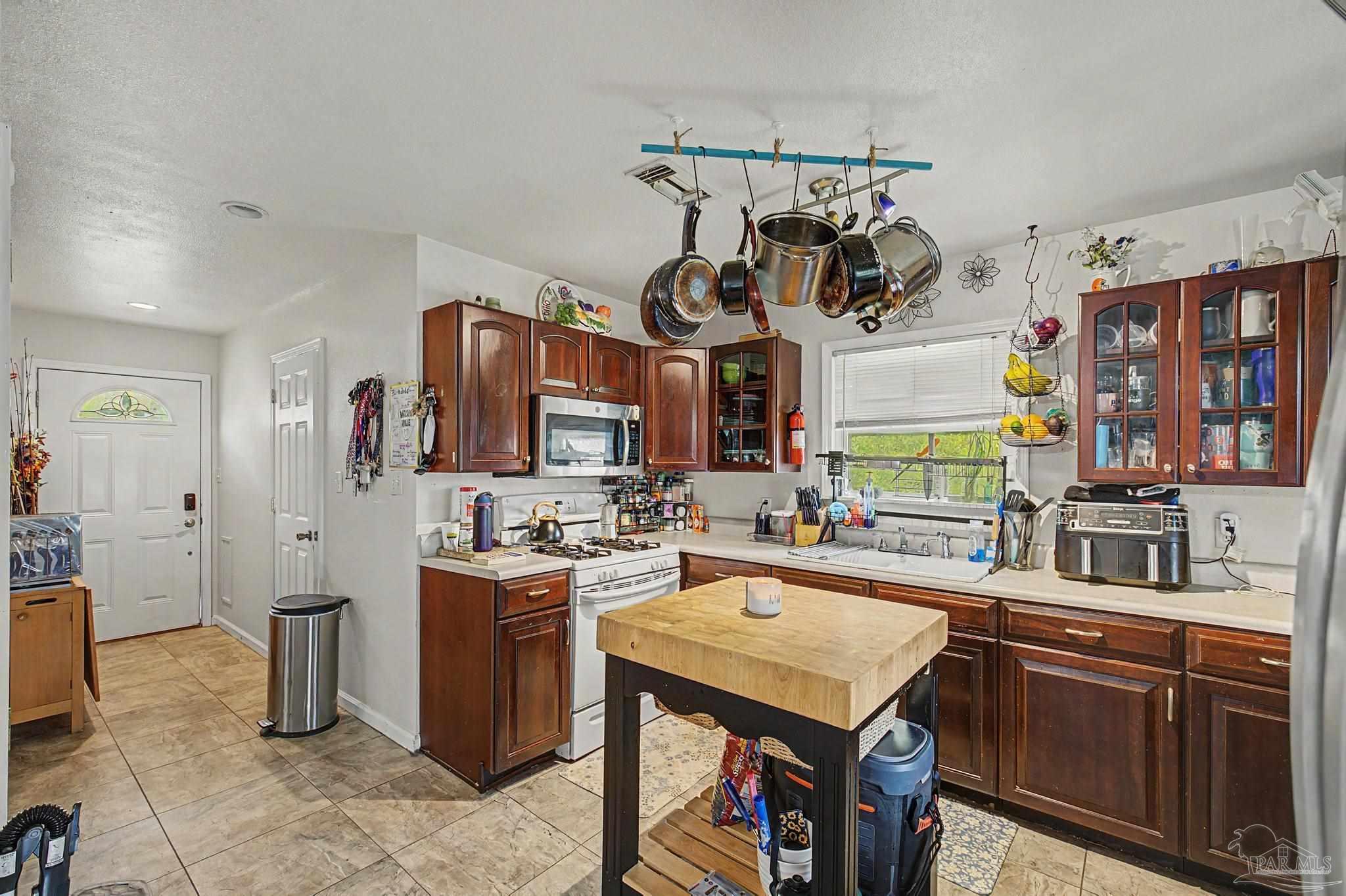 208 Pinewood Lane Pensacola FL 32507