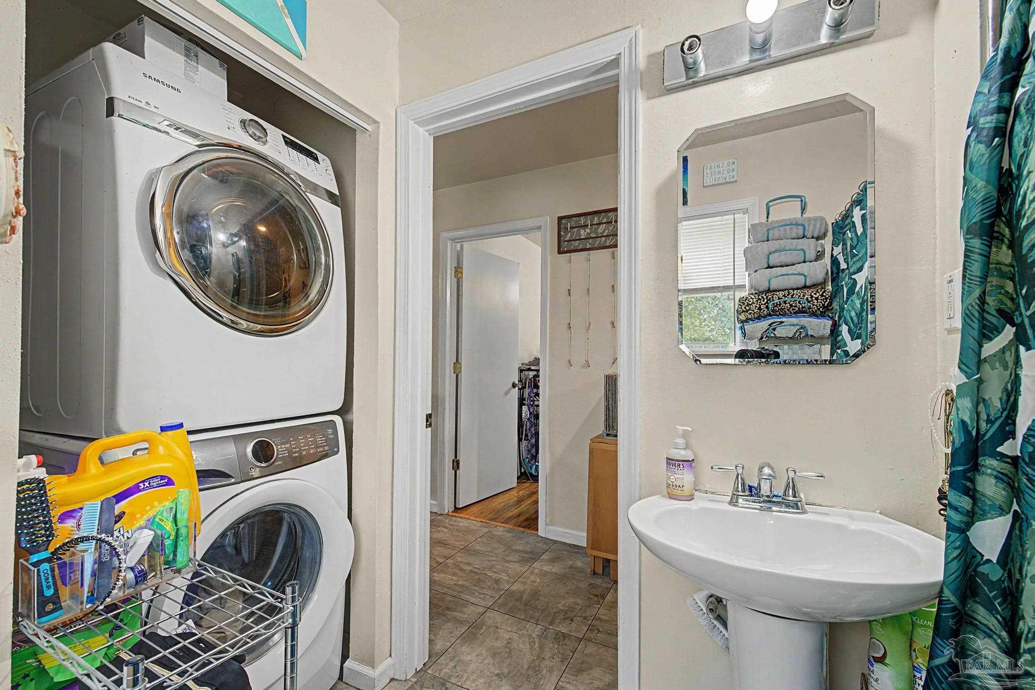 208 Pinewood Lane Pensacola FL 32507