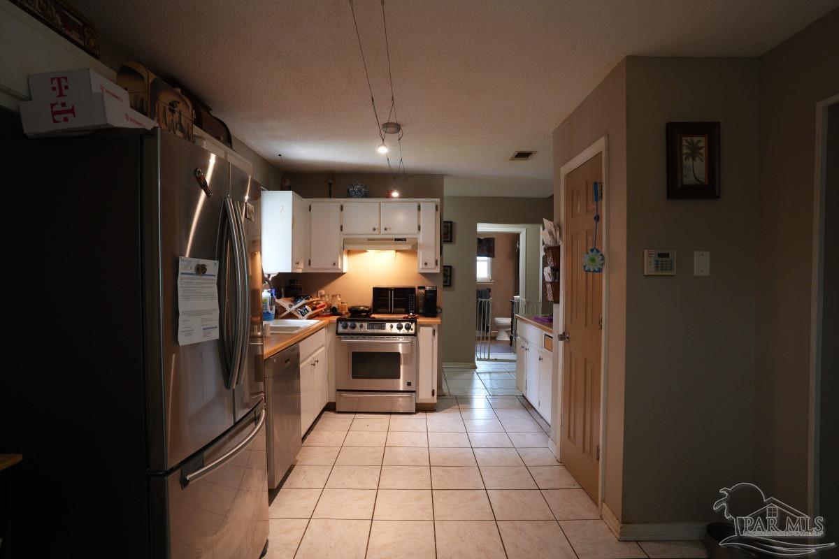 2005 Commodore Drive Navarre FL 32566