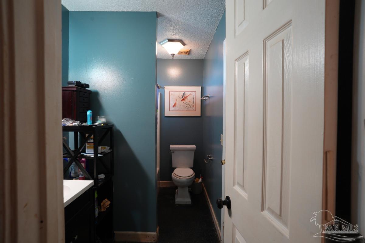 2005 Commodore Drive Navarre FL 32566