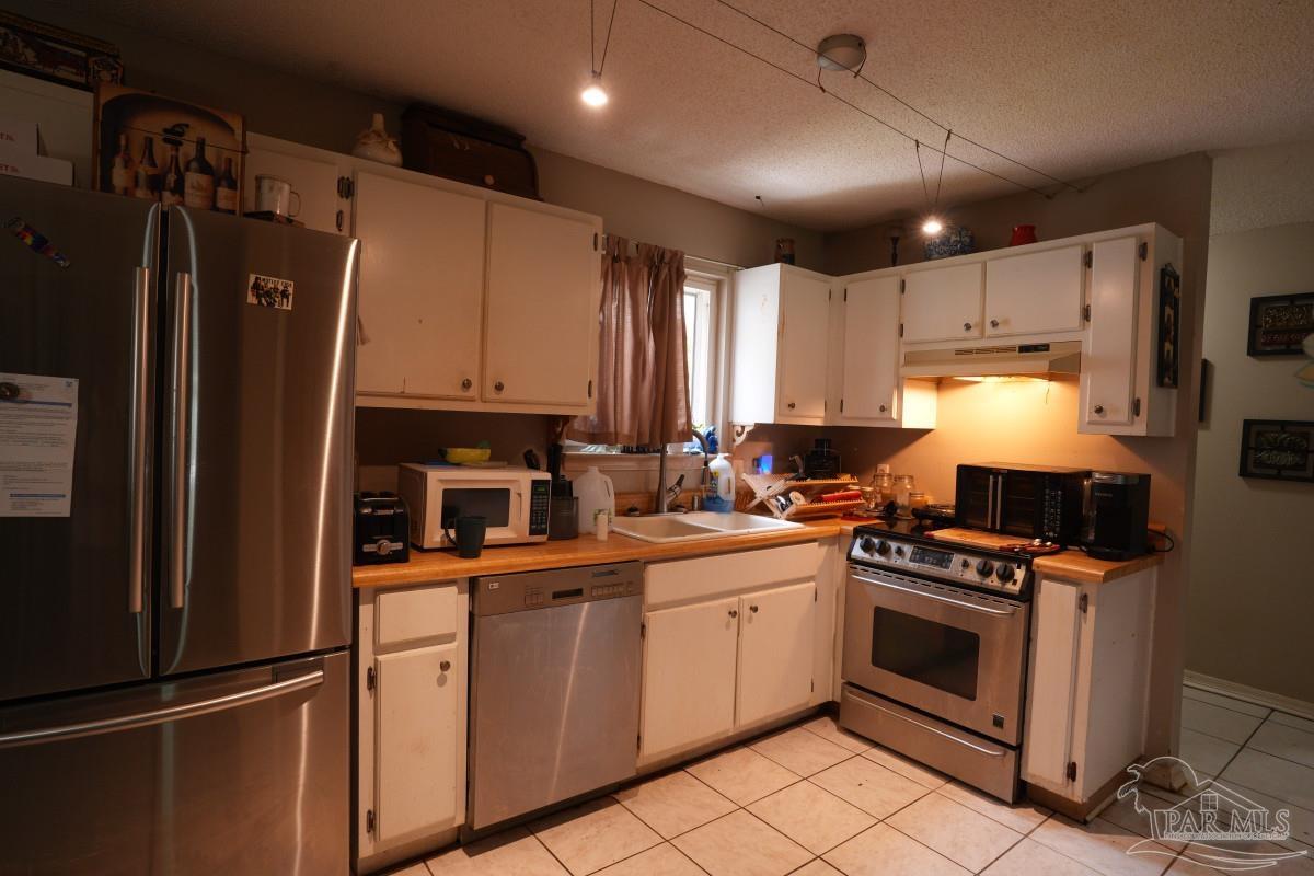 2005 Commodore Drive Navarre FL 32566