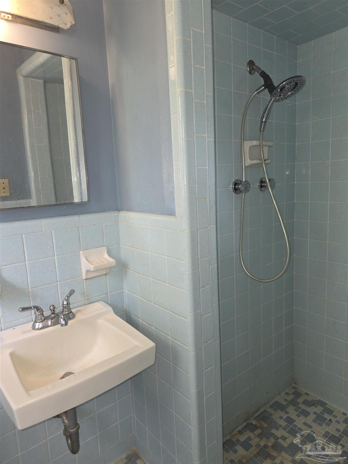 1402 E Leonard Street Pensacola FL 32503