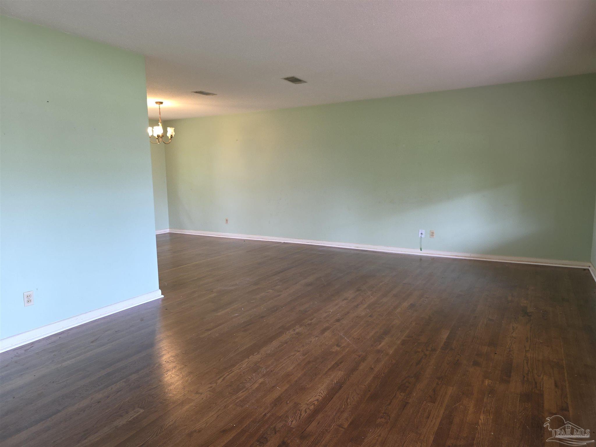 1402 E Leonard Street Pensacola FL 32503