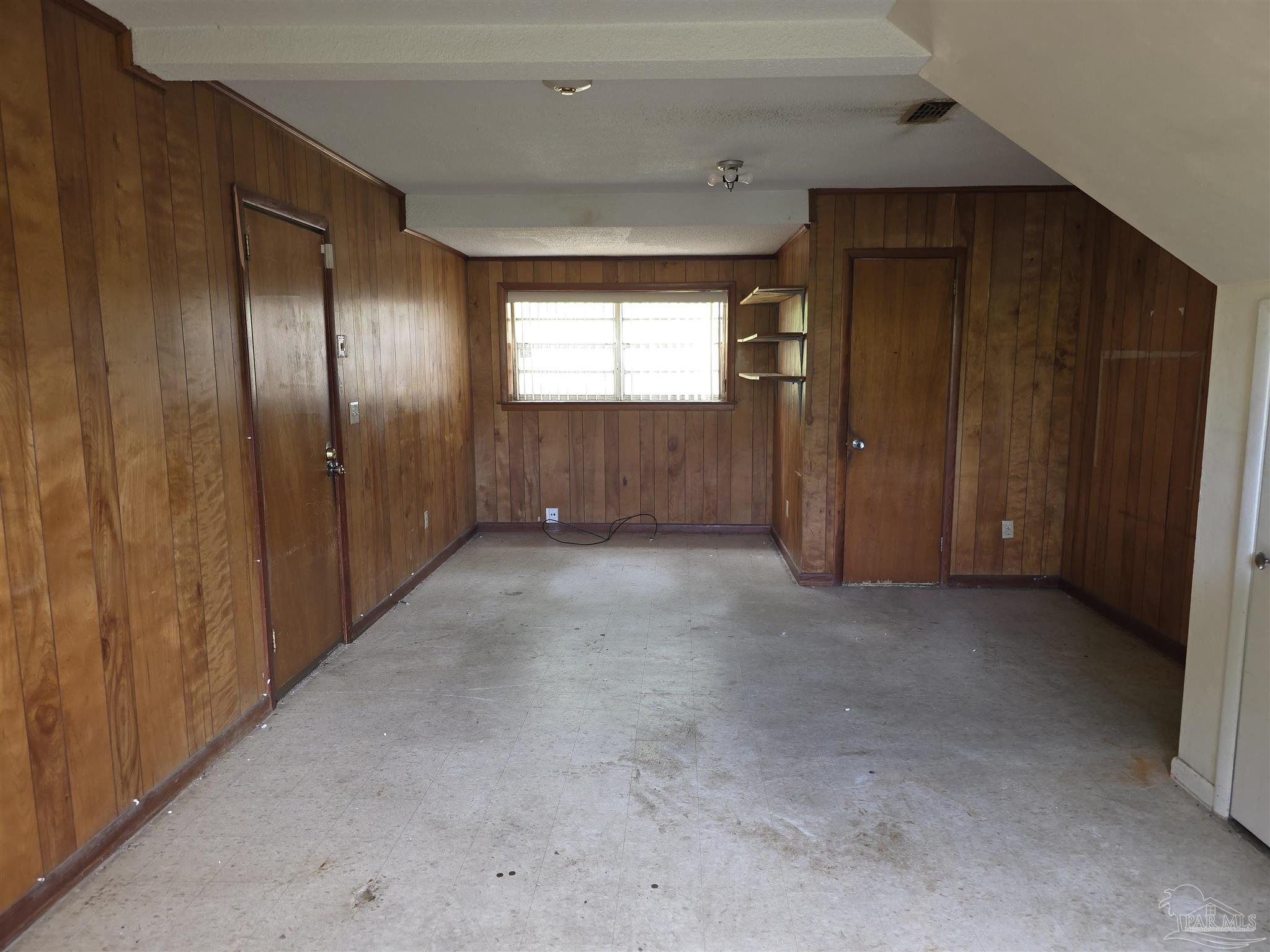 1402 E Leonard Street Pensacola FL 32503