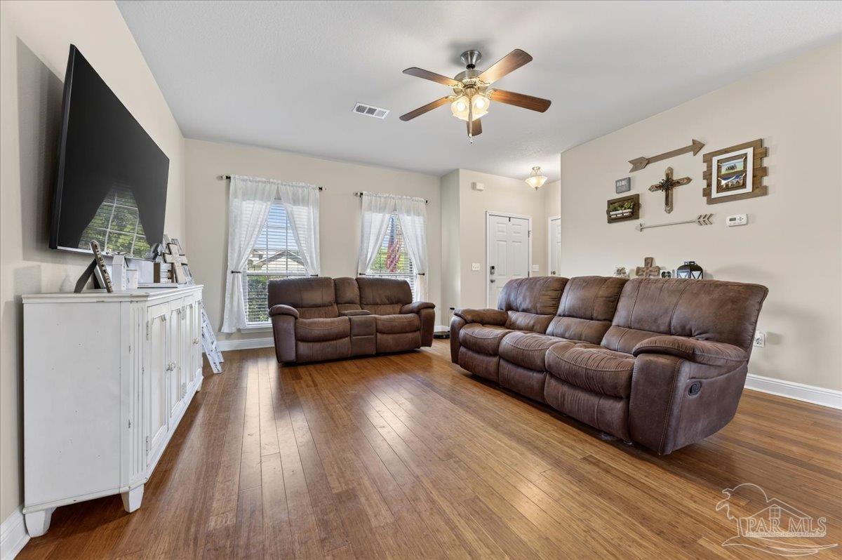 1819 Waterford Sound Boulevard Gulf Breeze FL 32563