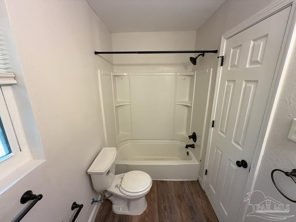 4531 Versailles Drive Pensacola FL 32505