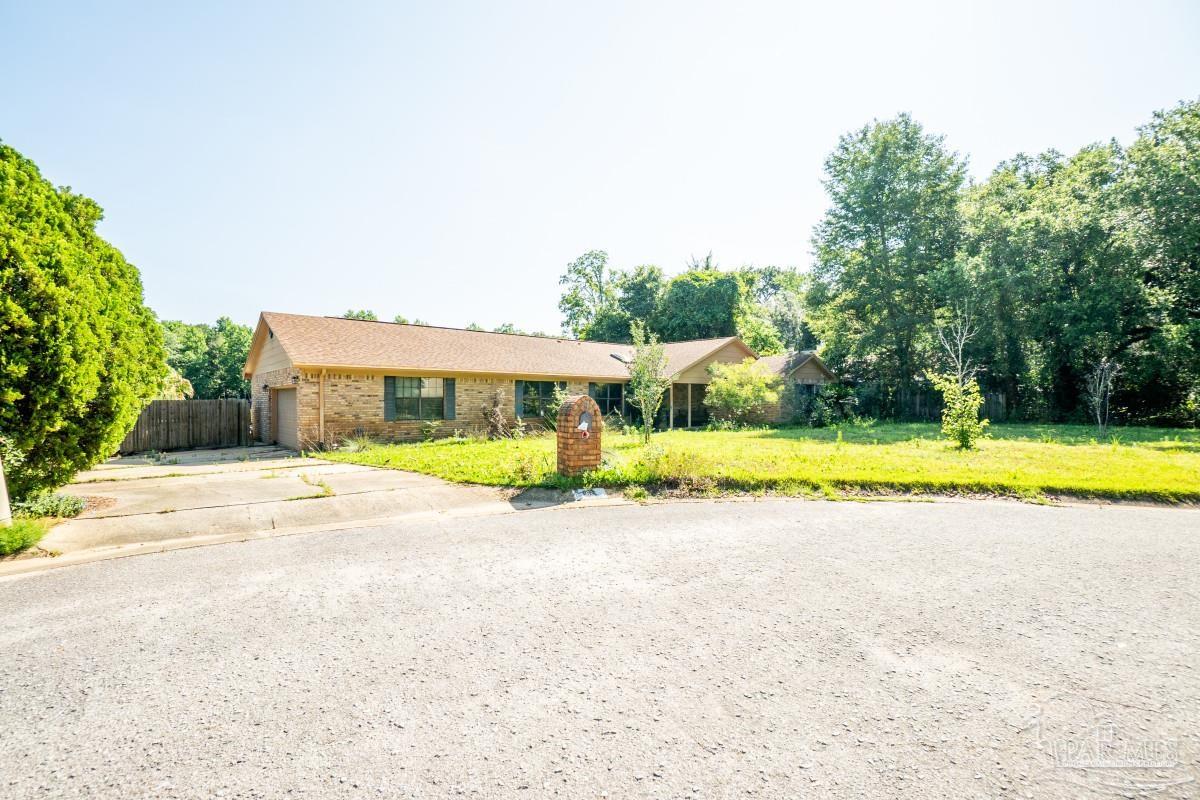 406 Twin Lakes Drive Pensacola FL 32504