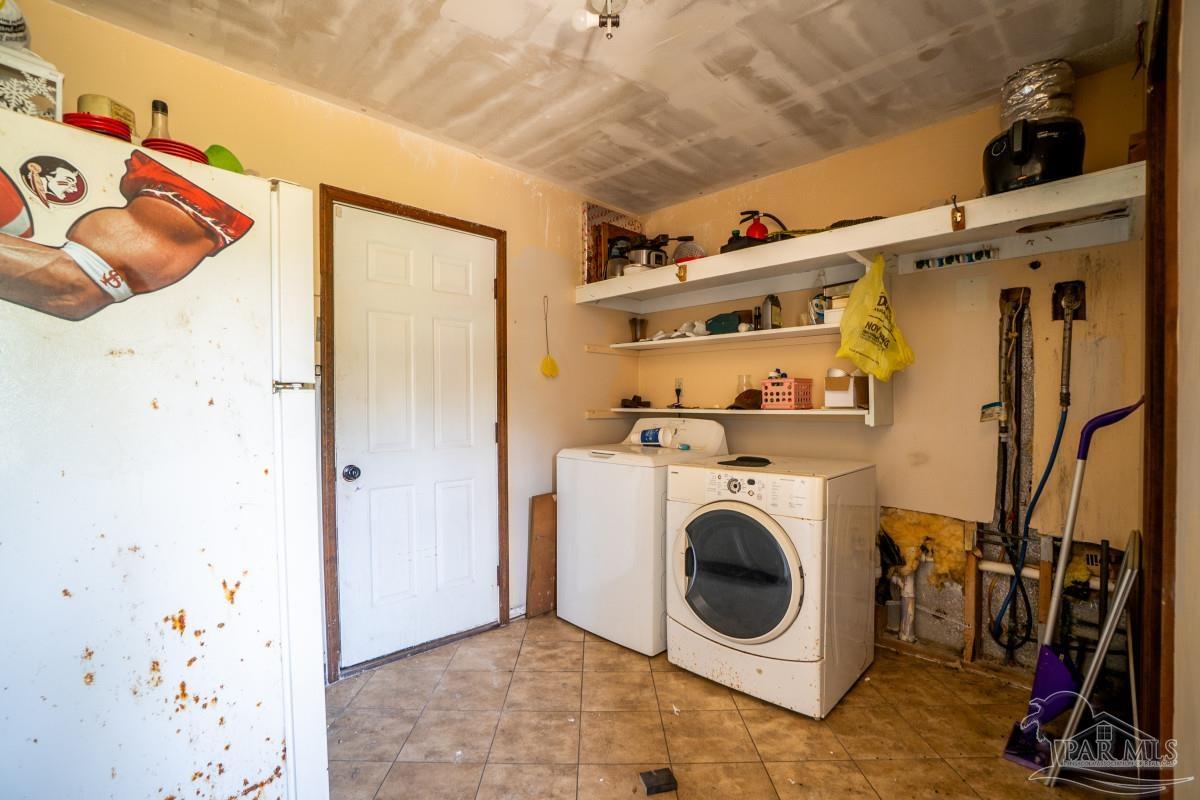 406 Twin Lakes Drive Pensacola FL 32504