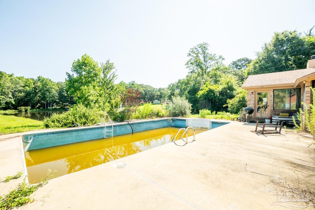 406 Twin Lakes Drive Pensacola FL 32504