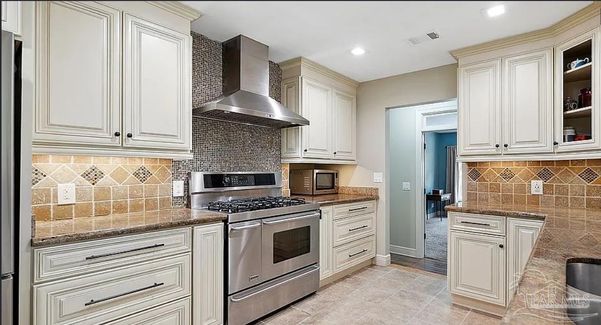 420 Fairpoint Drive Gulf Breeze FL 32561